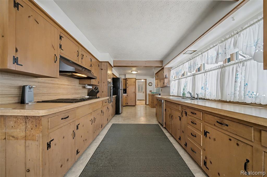 11849 Four Lakes Drive, South Lyon, MI 48178 — Photo 10