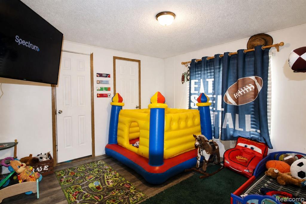 29193 Hazelwood, Flat Rock, MI 48134 — Photo 14