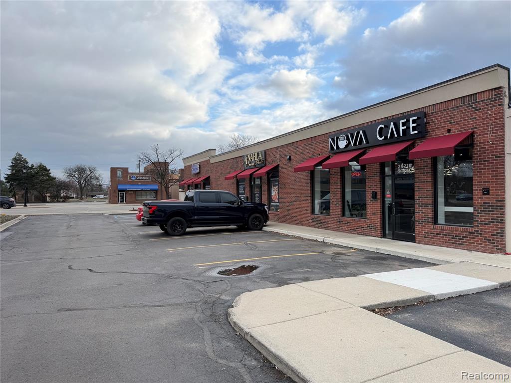29210 Ford Road, Garden City, MI