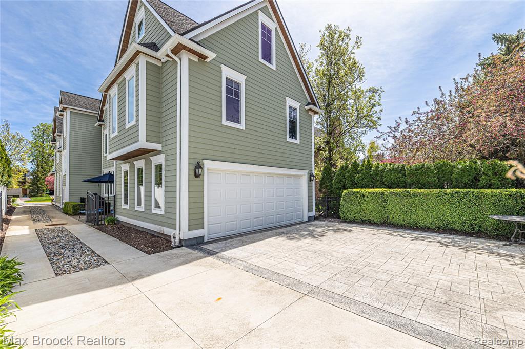 570 Pierce Street, Birmingham, MI 48009 — Photo 34