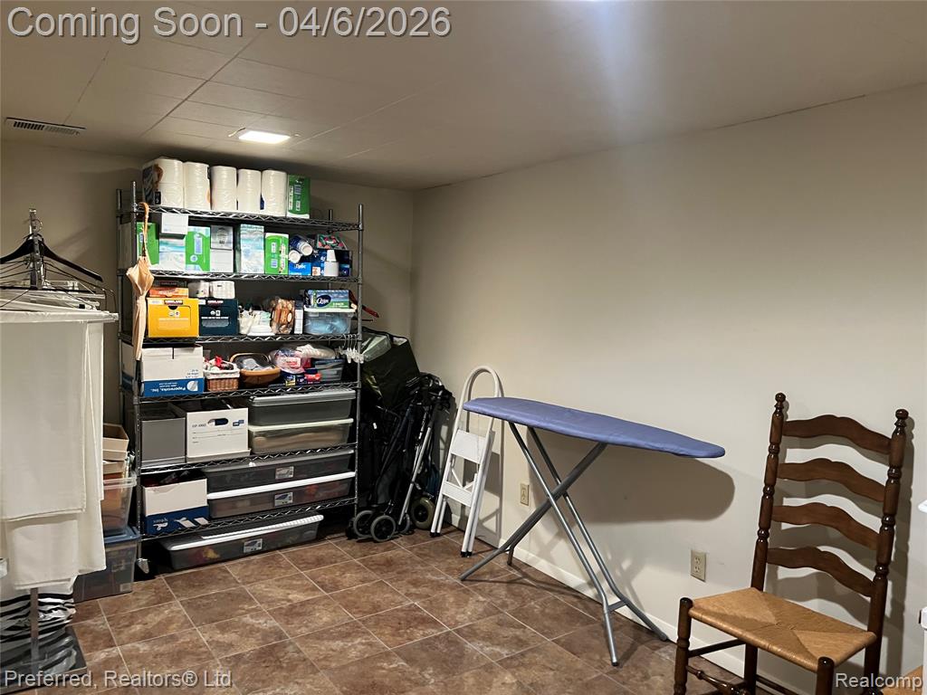 8370 Elmhurst Street, Canton, MI 48187 — Photo 37