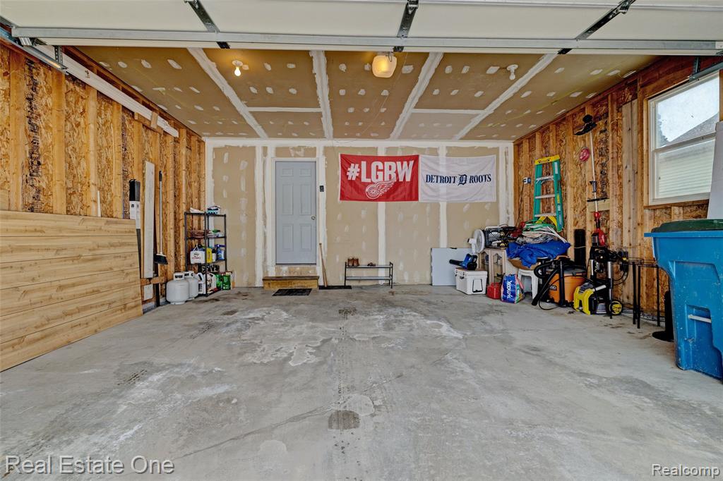 10147 Erie Street, Goodrich Vlg, MI — Photo 31