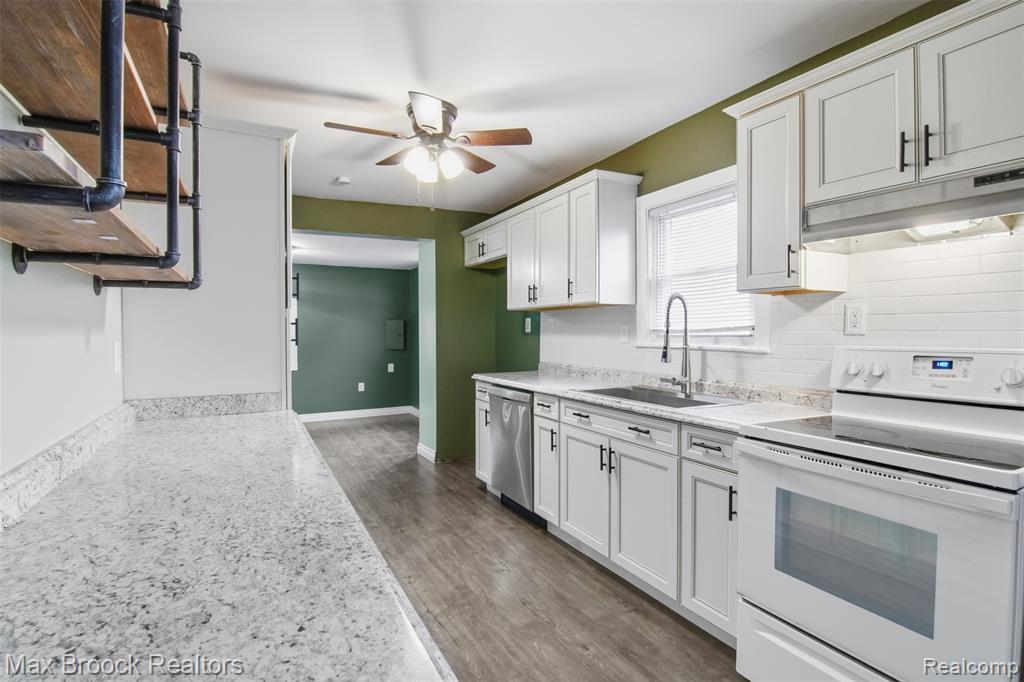 1448 E HARRY Avenue, Hazel Park, MI 48030 — Photo 7
