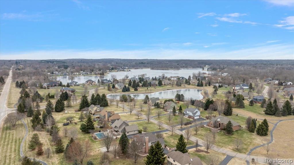 8446 S Shore Drive, Clarkston, MI 48348 — Photo 58