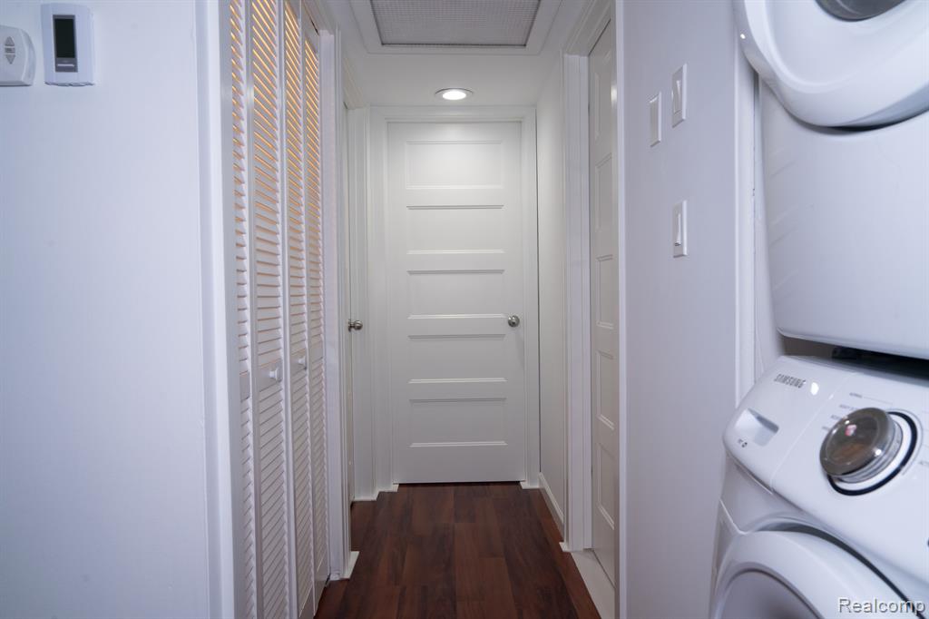 1876 COLONIAL VILLAGE Way, 3, Waterford, MI 48328 — Photo 9