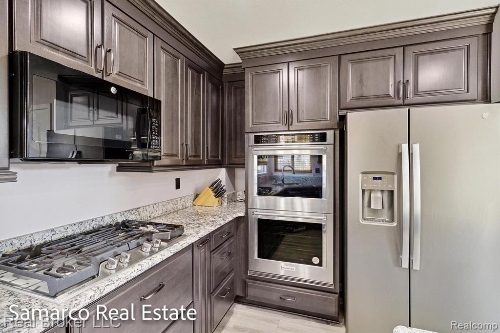 7998 RAYNA, Belleville, MI 48111 — Photo 10