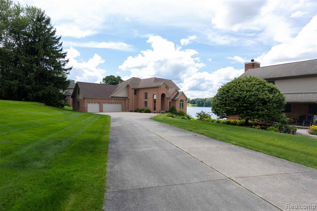 2051 Scott Lake RD Road, Waterford, MI 48328 — Photo 31