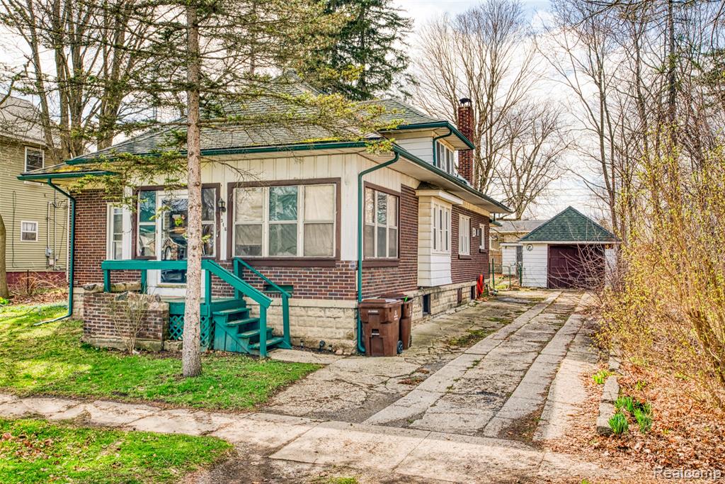 316 S Main Street, Webberville, MI 48892