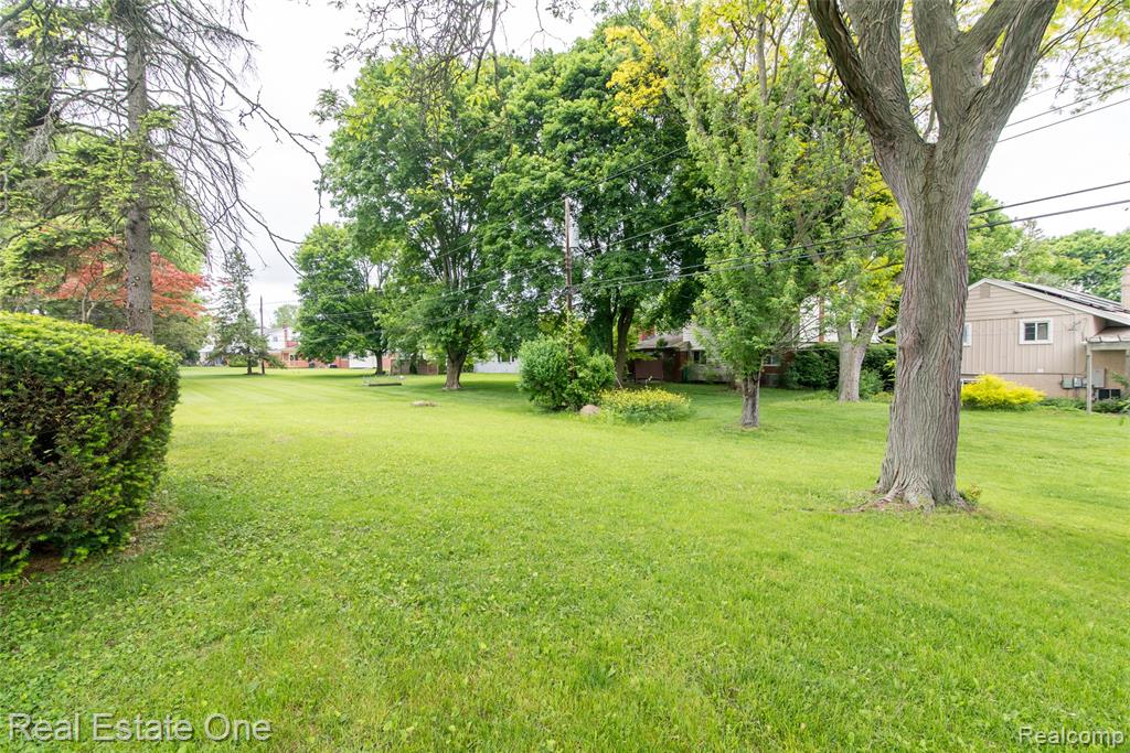6845 Tamerlane Drive, West Bloomfield, MI — Photo 10