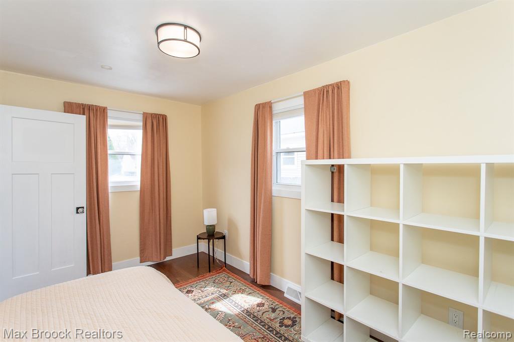 918 ALBERTA Street, Ferndale, MI 48220 — Photo 32