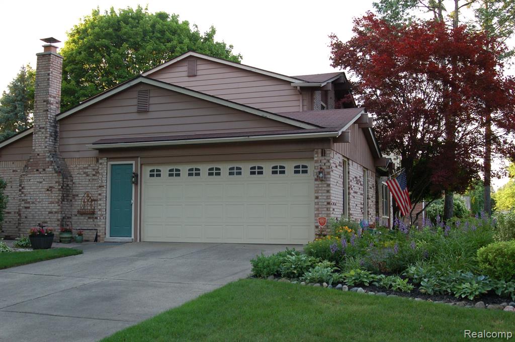 16911 WHITE HAVEN Drive, Northville, MI 48168 — Photo 36