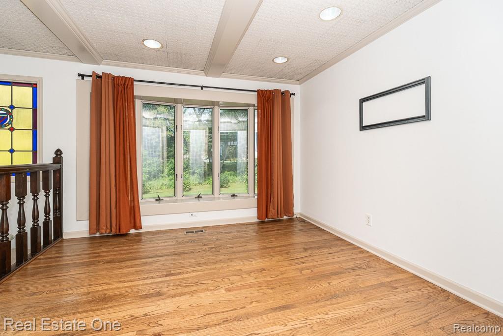 53081 Scenic Drive, Shelby Twp, MI 48316 — Photo 4