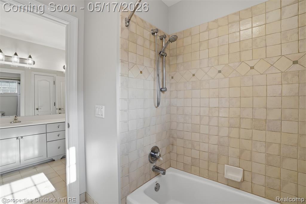 5011 Rockaway Lane, Clarkston, MI 48348 — Photo 37