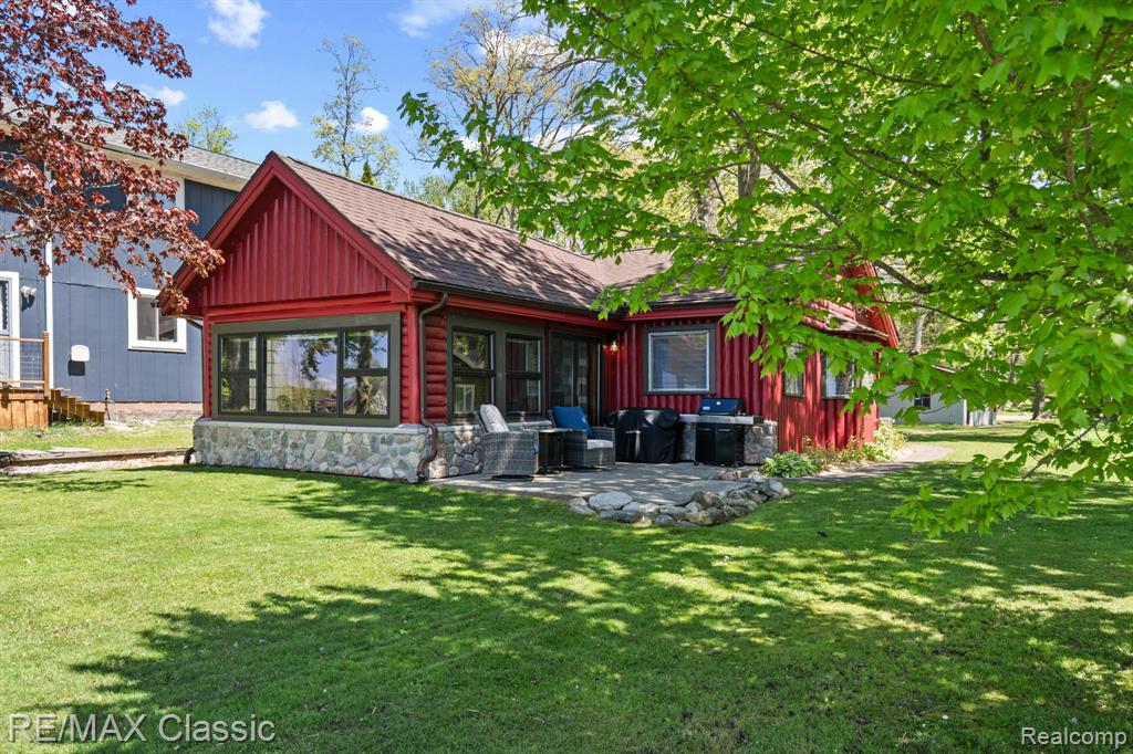 10584 Bob White Beach Boulevard, Whitmore Lake, MI 48189 — Photo 2