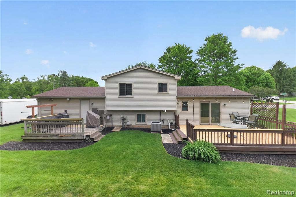 4903 Cape Town, Highland, MI 48356 — Photo 37