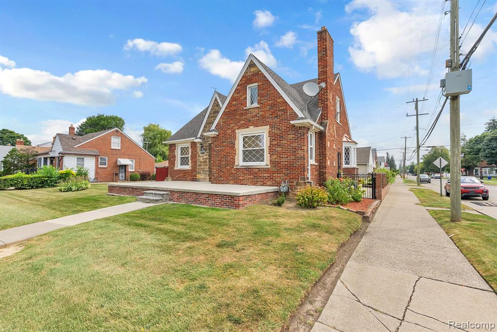 8200 Hartwell Street, Detroit, MI 48228 — Photo 4