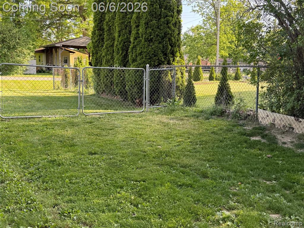 4413 Winters Drive, Flint, MI 48506 — Photo 28