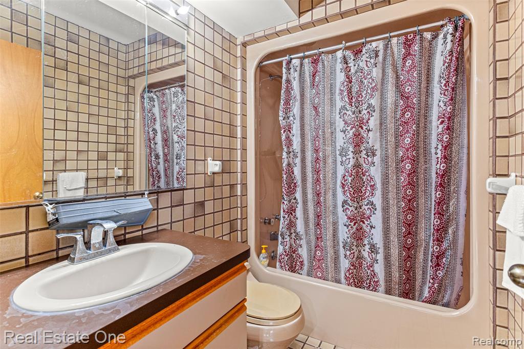 18191 Country Club Circle, Riverview, MI 48193 — Photo 41