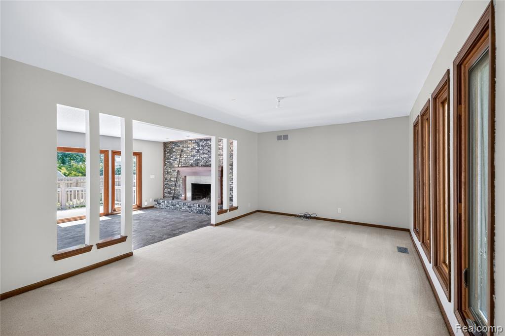 8027 Berkshire Drive, Grosse Ile, MI 48138 — Photo 13