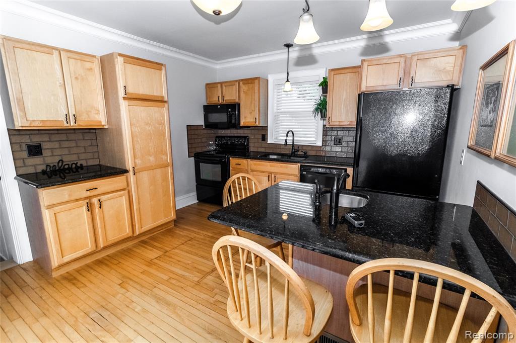 835 N Main Street, Lapeer, MI 48446 — Photo 4