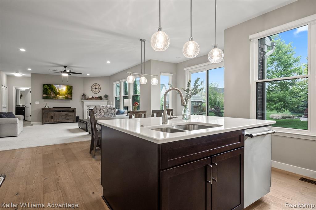 41740 Steinbeck Glen, Novi, MI 48377 — Photo 14