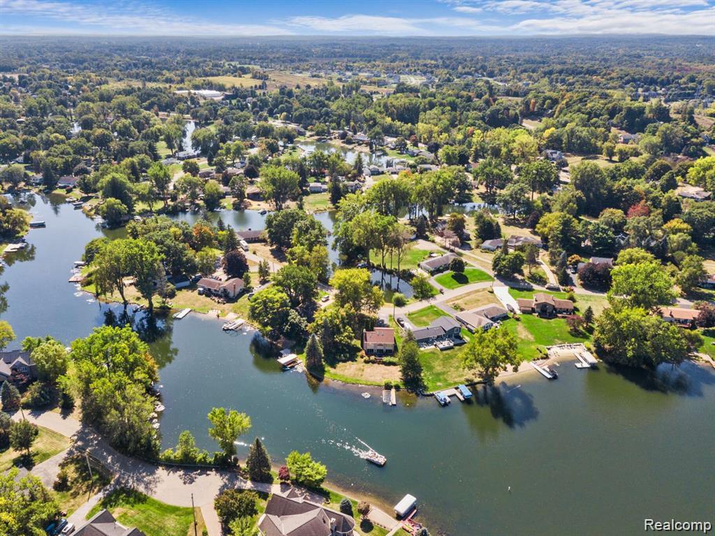 880 Artdale Drive, White Lake, MI 48383 — Photo 48