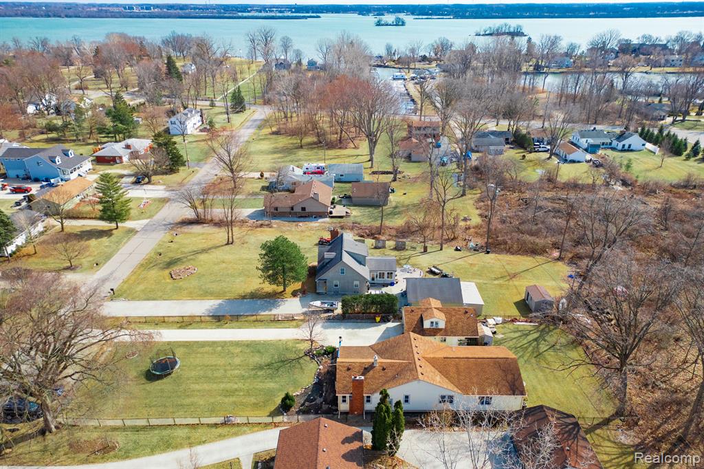 8515 Lake Road, Grosse Ile, MI 48138 — Photo 37