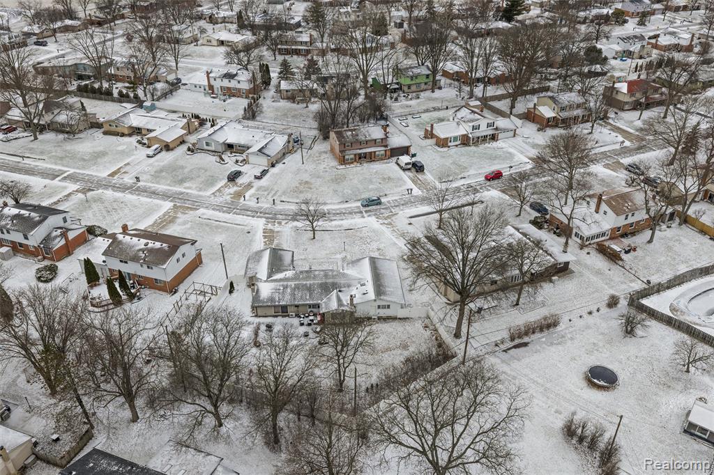 25376 Lyncastle Street, Farmington, MI, 48336