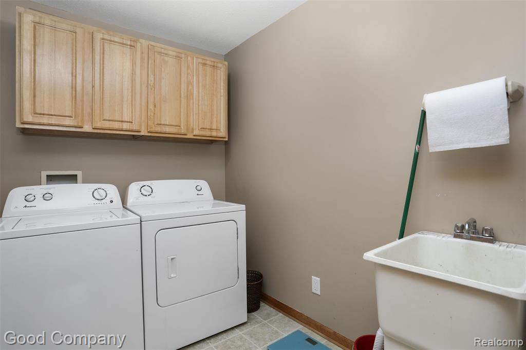 336 Marigold Circle, Westland, MI — Photo 12