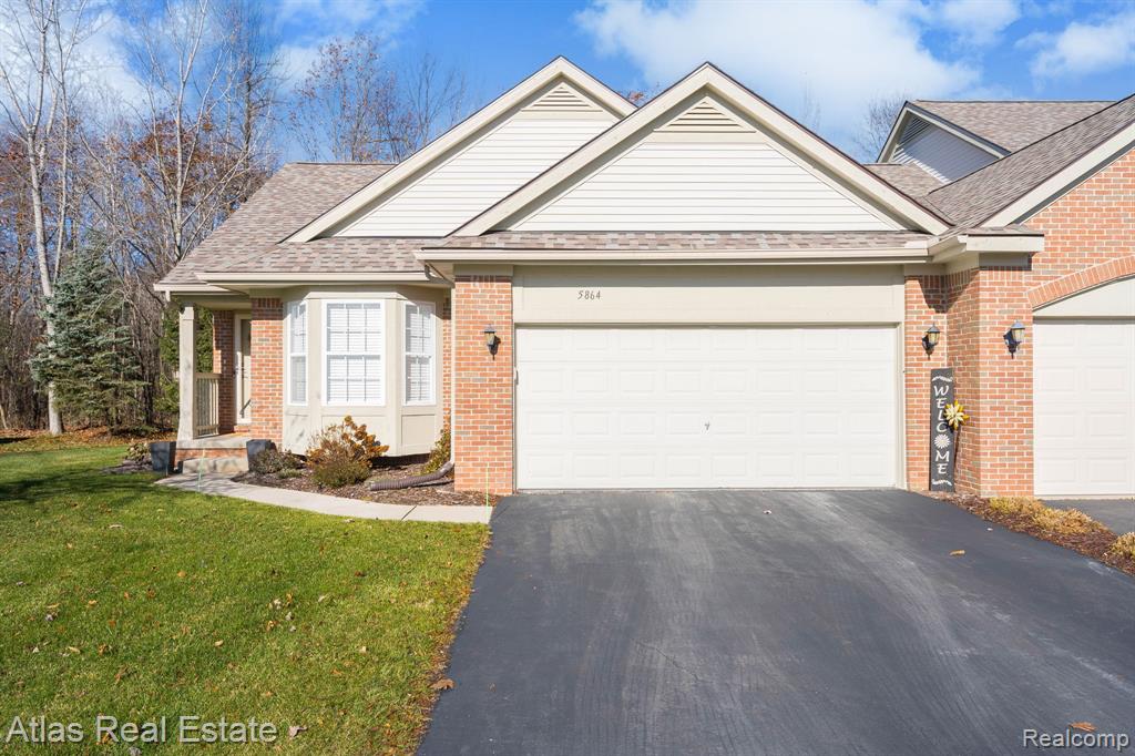 5864 Augusta Lane, Grand Blanc, MI 48439 — Photo 3