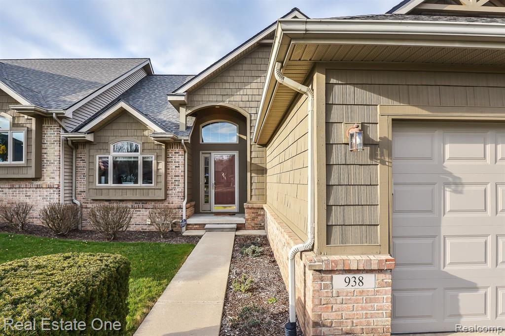 938 MILDRED J Court, Brighton, MI 48116 — Photo 3