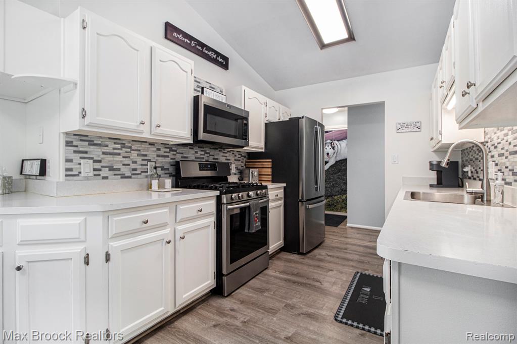 761 Stoney Drive, South Lyon, MI 48178 — Photo 10