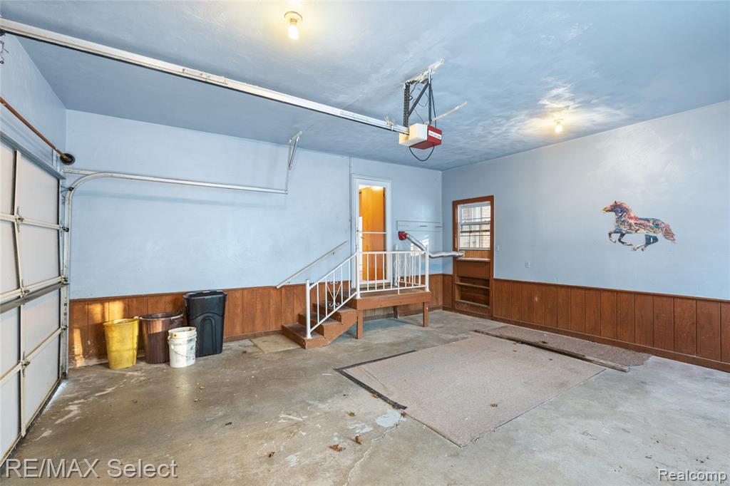 4298 Farmcrest Street, Burton, MI 48509 — Photo 32