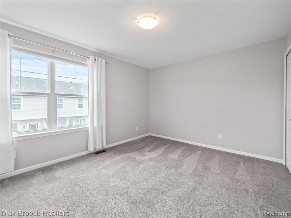 3154 Johanna Ware W, Wixom, MI 48393 — Photo 12