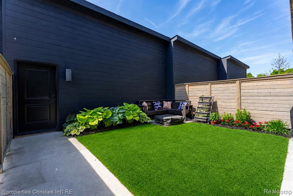 710 Parent E, Royal Oak, MI 48067 — Photo 38