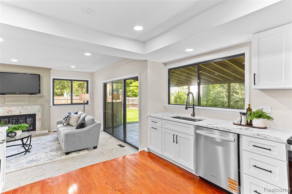 5086 FALMOUTH Drive, Troy, MI 48085 — Photo 13