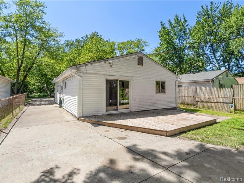 9255 Sylvia Street, Taylor, MI 48180 — Photo 7