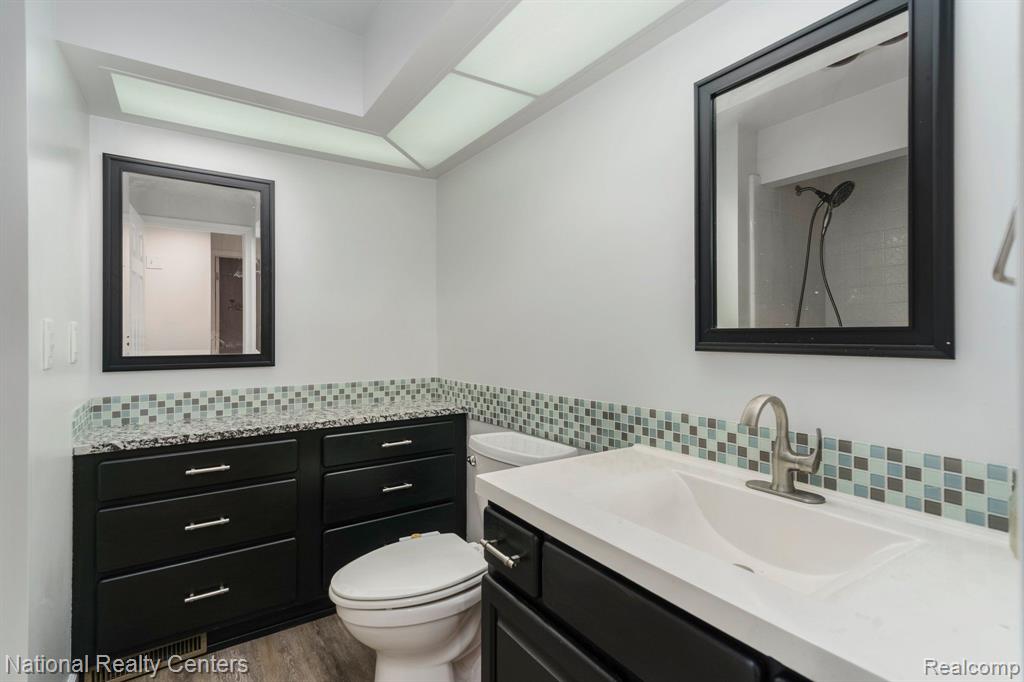825 E WARDLOW Road, Highland, MI 48356 — Photo 36