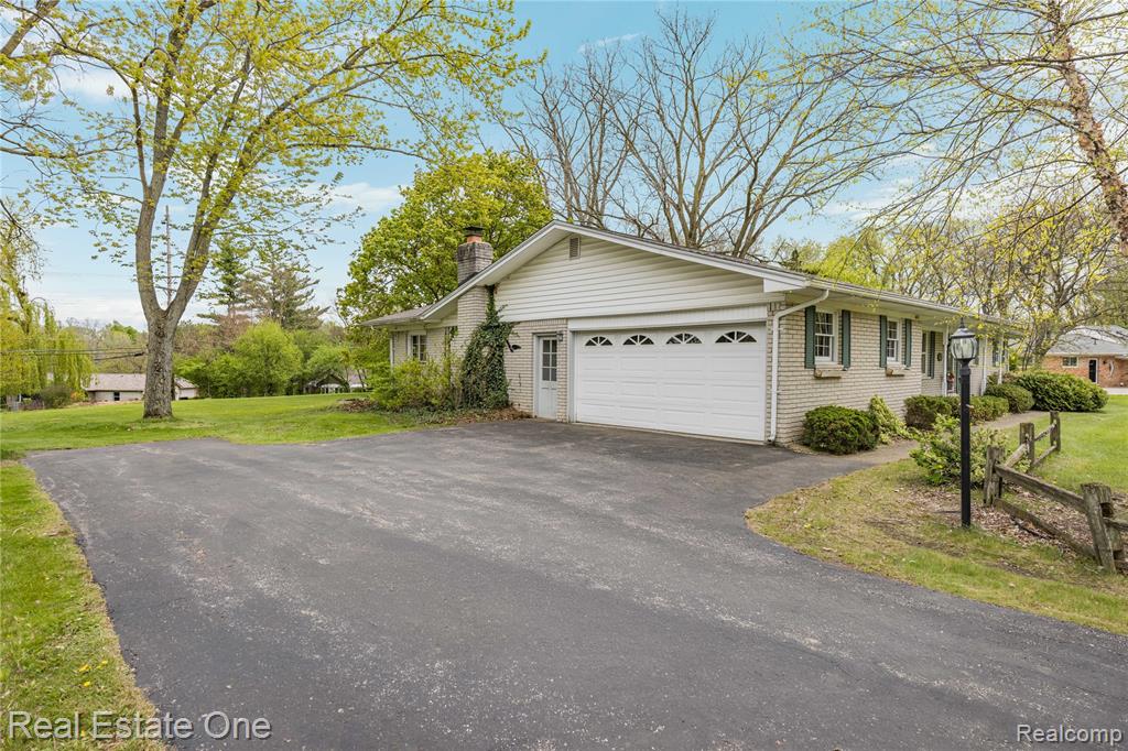1675 Ledbury Drive, Bloomfield Hills, MI 48304 — Photo 3