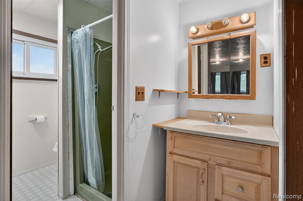 138 W Hunters Creek Road, Lapeer, MI 48446 — Photo 11