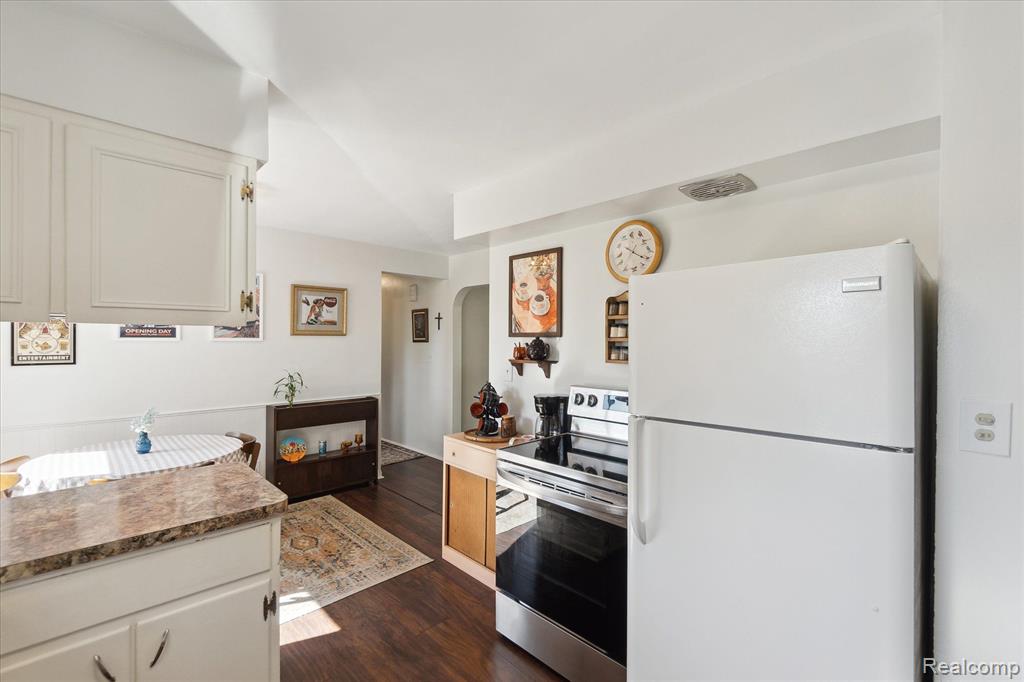 528 JAMES CONNIS Drive, Flushing, MI 48433 — Photo 11