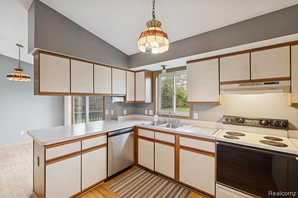 5920 W Coon Lake Road, Howell, MI 48843 — Photo 14