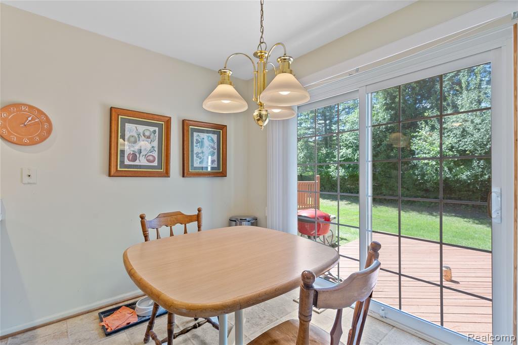 6579 Noble Road, West Bloomfield, MI — Photo 12