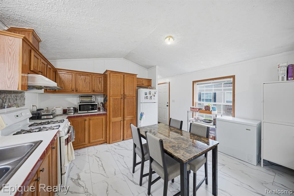 6255 Lake Drive, Augusta, MI 48197 — Photo 21
