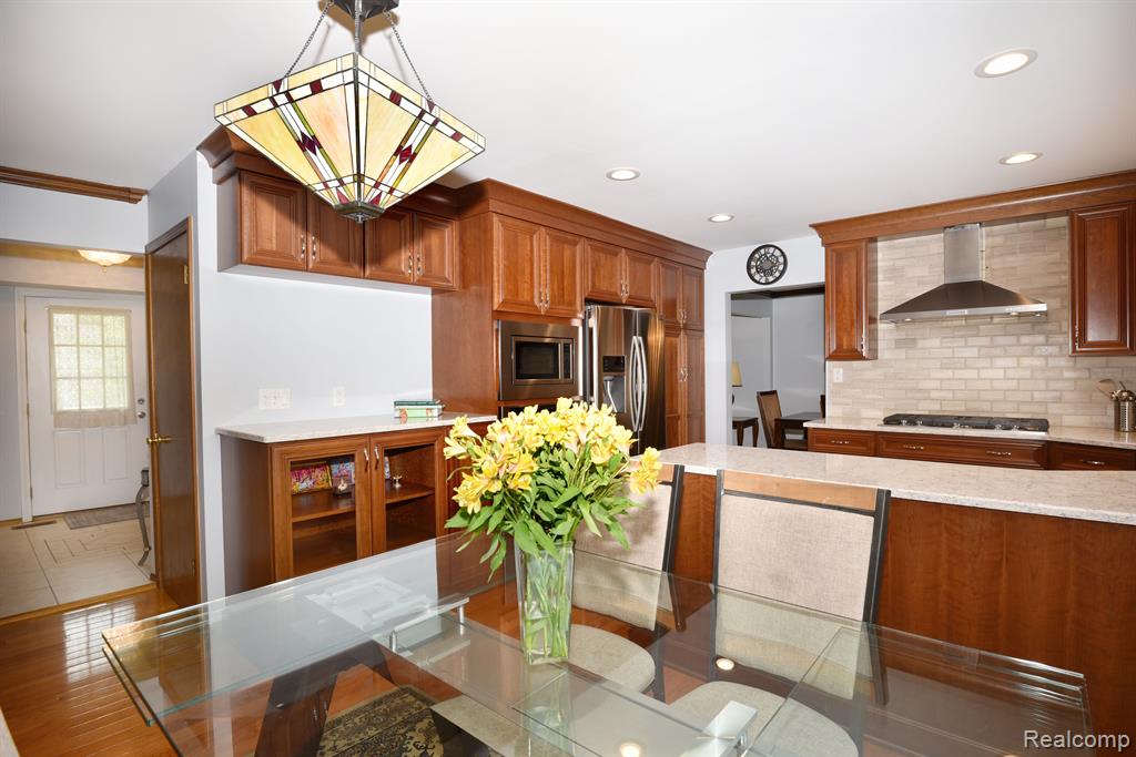 6186 Smithfield Drive, Troy, MI 48085 — Photo 12