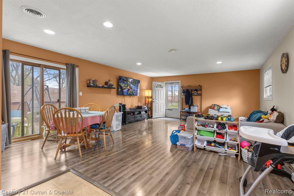 6325 CORDELL Street, Romulus, MI 48174 — Photo 9