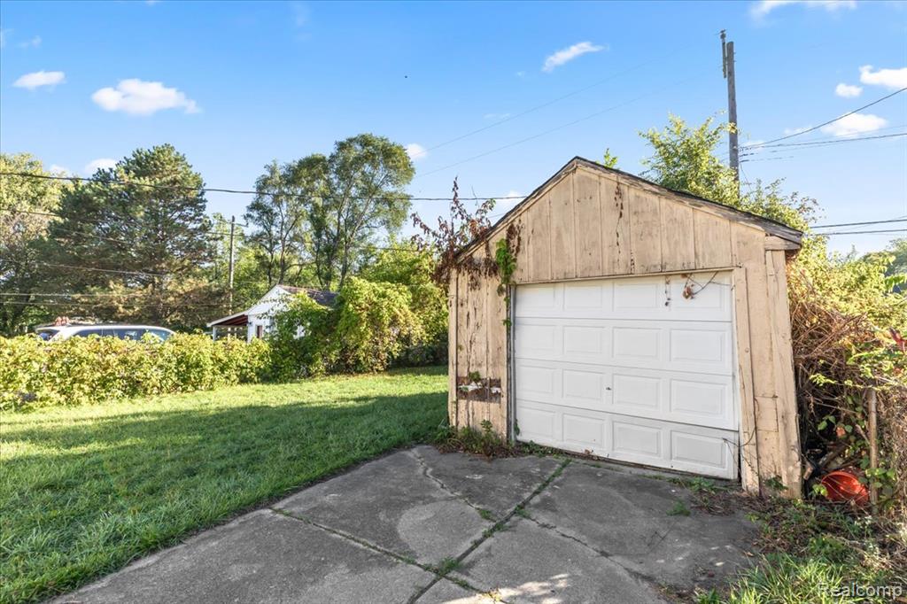 8634 Burt Road, Detroit, MI 48228 — Photo 22