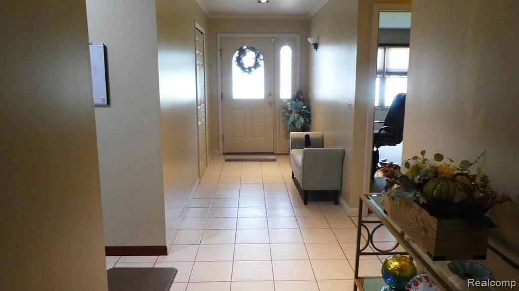 8051 Prestonwood Court, Flushing, MI 48433 — Photo 14