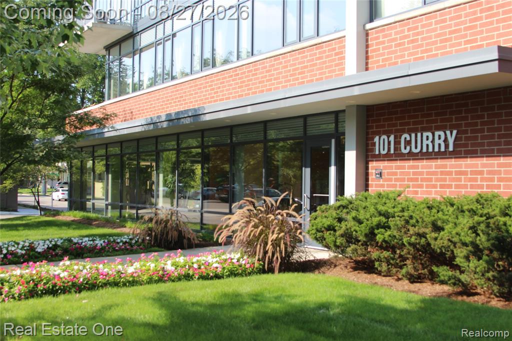 101 Curry Avenue, Royal Oak, MI 48067