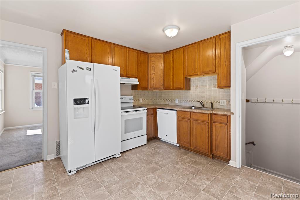 7604 Robinson Avenue, Allen Park, MI 48101 — Photo 15